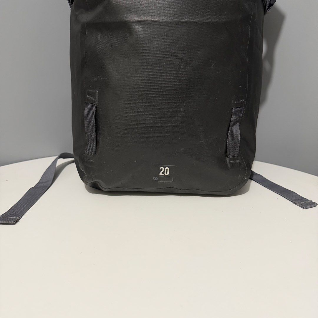Decathlon Itiwit Waterproof Backpack 20L (Category: Backpacks) located in Manila. Submitted by thrifts.el (Listing ID 1470621416, Image 3). Description: Decathlon Itiwit Waterproof Backpack 20L -good for water sports, wet-weather commuting, outdoor activities & travel Excellent condition 10/10 Color Rate Issues: stain Price. 1,980 Loc. South Caloocan Courier. J&T/Flash Express .