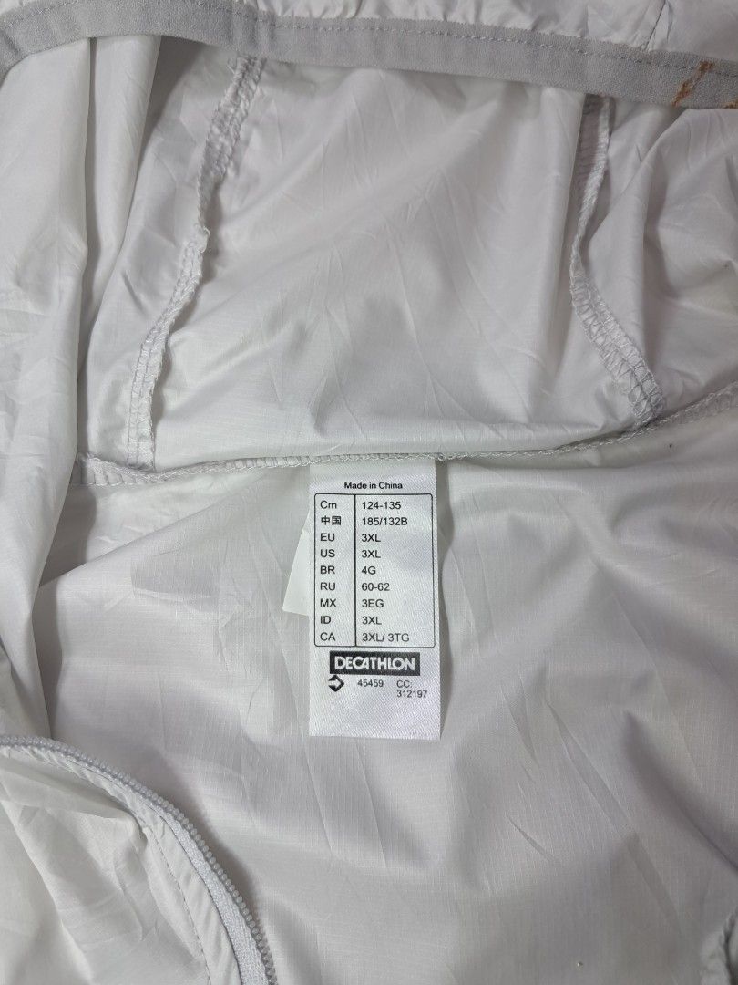 Decathlon x quechua UV PROTECT WINDBREAKER JACKET (Category: Coats, Jackets and Outerwear) located in Baguio. Submitted by mishmashfritz (Listing ID 1470599484, Image 2). Description: Euc, needs wash, thrifted, slight stain, 3xl on tag pwede sa XXL, GRAY, MEN'S, uv/ Sun protect.