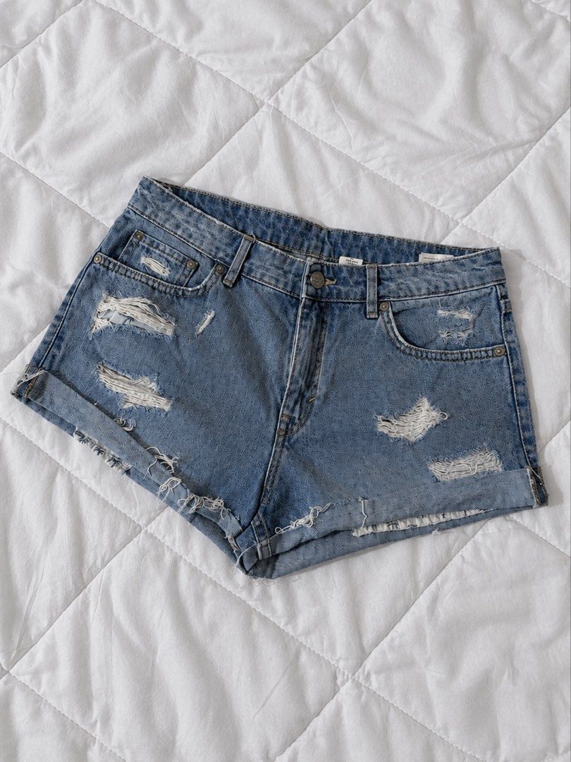 Decluttering: 2 for 120 (Category: Shorts) located in Agdangan. Submitted by ysa.collection (Listing ID 1470572724, Image 1). Description: PAUBOS SALE‼️ 2 for ₱100 1. Taille basse | lw | w:30inch 2. Highwaist | w:28inch 3. Mahina | hw | w:28inch 4. Highwaist | w:28inch 5. Highwaist | w:26inch 6. Shein | lw | w:24-27inch 7. Highwaist | w:28inch 8. Highwaist | w:30inch 9. Wego | w:28inch 10. F21 | w:28inch 11. Zara (brandnew) | w:24inch .