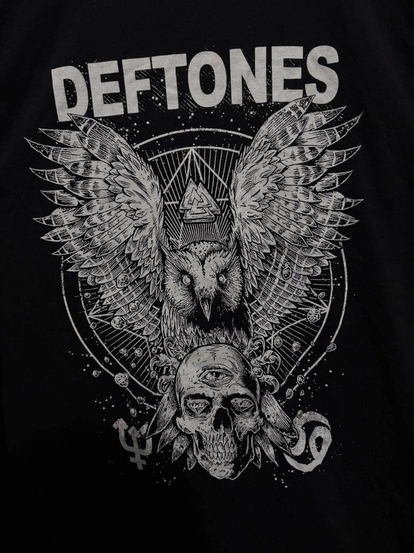 Deftones Shirt (Category: Tshirts & Polo Shirts ) located in Bauan. Submitted by onetwothrift2 (Listing ID 1470652316, Image 3). Description: Deftones Shirt Size: XL Dimes: L29.5 W24 Color rate: 10/10 As new condition No Issue Mine: 900.