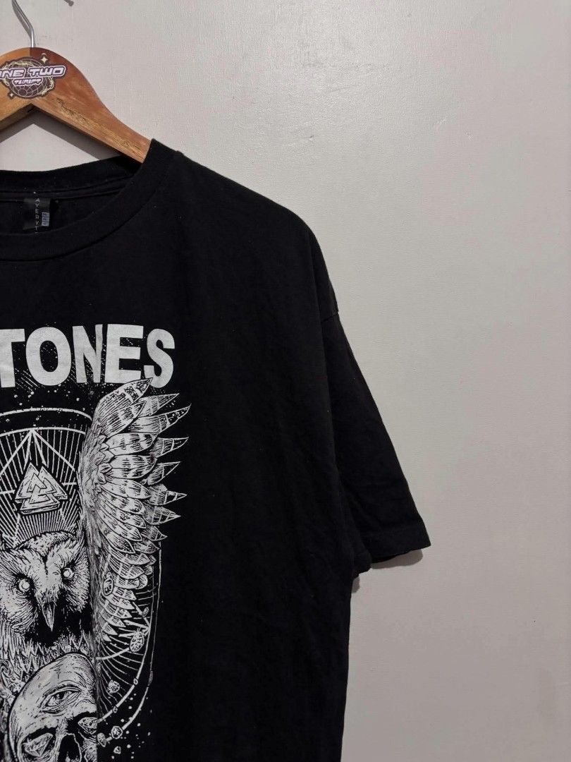 Deftones Shirt (Category: Tshirts & Polo Shirts ) located in Bauan. Submitted by onetwothrift2 (Listing ID 1470652316, Image 2). Description: Deftones Shirt Size: XL Dimes: L29.5 W24 Color rate: 10/10 As new condition No Issue Mine: 900.