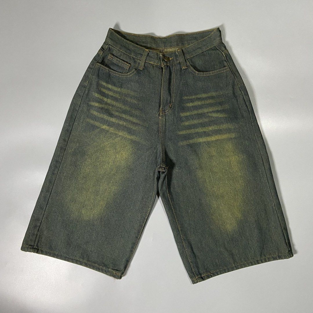 Denim Jorts (Category: Shorts) located in Taguig. Submitted by workwearheads (Listing ID 1470597576, Image 1). Description: ▪️Waist: 25 on tag pasok sa 29(27 tape measure) ▪️Length: 25.5 ▪️Thigh: 13 ▪️Leg Opening: 11.5 ▪️Color Rate: 10/10 ▪️No issue ▪️Excellent to Asnew Condition.