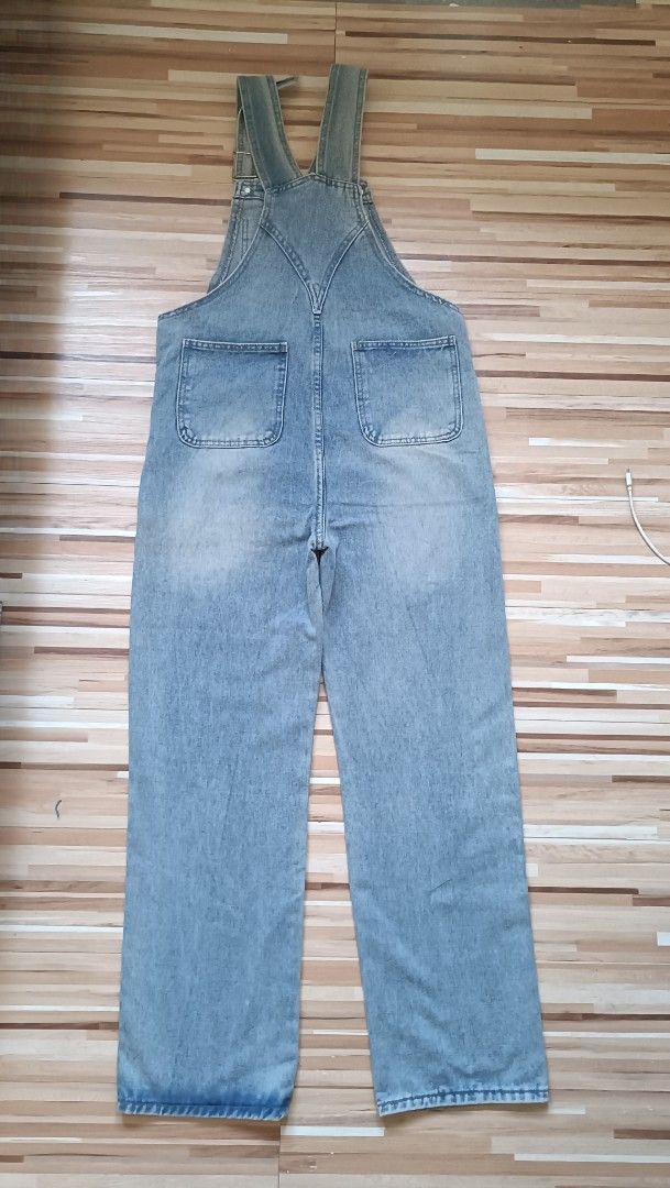 Denim Jumper Pants (Category: Jumpsuits) located in Dasmarinas. Submitted by kheiko086 (Listing ID 1470602811, Image 2). Description: W:30"L:40"Leg Hole:8.5" side button adj strap semi hard denim EUC LOC Dasma Cavite JNT Delivery.