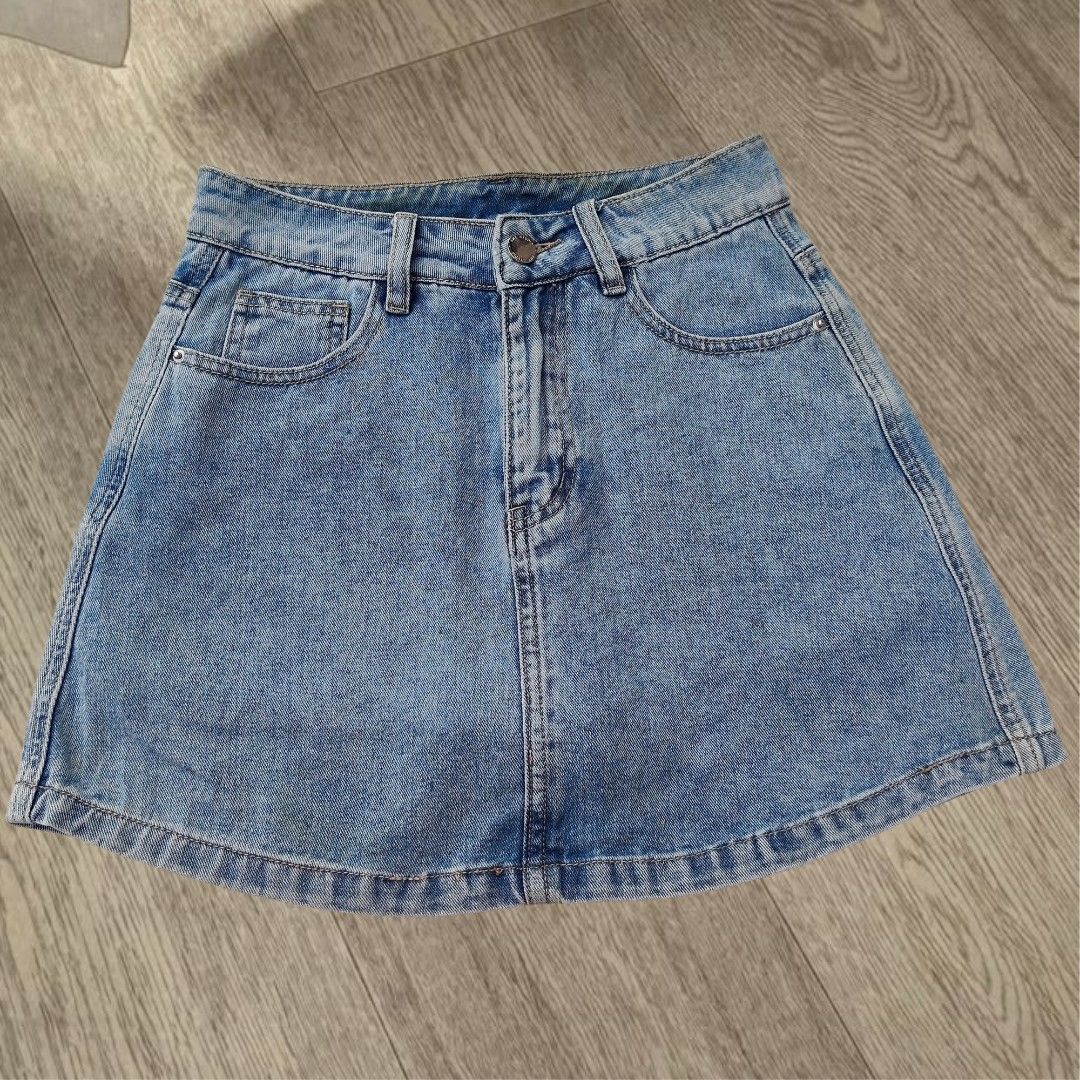 Denim skort (Category: Skirts) located in Orani. Submitted by pichie.salvador (Listing ID 1470590993, Image 1). Description: 𐀔 𝒀𝟐𝑲 𝑫𝒆𝒏𝒊𝒎 𝑺𝒌𝒊𝒓𝒕 𐀔 ♡ 𝑷𝒓𝒊𝒄𝒆: ₱119 ♡ 𝑾𝒂𝒊𝒔𝒕𝒍𝒊𝒏𝒆: 25" ♡ 𝑳𝒆𝒏𝒈𝒕𝒉: 14.5" ⚠️ 𝑴𝒊𝒏𝒐𝒓 𝒇𝒍𝒂𝒘: minor stain. Please check the last photo and review all photos before claiming. ♡ 𝑪𝒐𝒎𝒎𝒆𝒏𝒕 𝑴𝑰𝑵𝑬 𝒕𝒐 𝒄𝒍𝒂𝒊𝒎! 💳 𝑷𝒂𝒚𝒎𝒆𝒏𝒕 𝒇𝒊𝒓𝒔𝒕 𝒗𝒊𝒂 𝑮𝑪𝒂𝒔𝒉 🛒 𝑻𝒊𝒌𝑻𝒐𝒌 𝑪𝒉𝒆𝒄𝒌𝒐�
