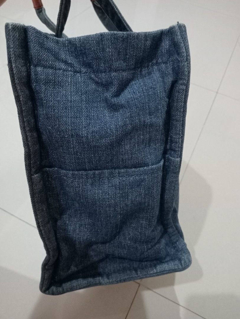 Denim tote bag (Category: Tote Bags) located in Antipolo. Submitted by gigantoshe06492 (Listing ID 1470634868, Image 2). Description: .