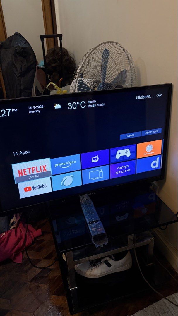 Devant Smart TV (Category: TV) located in Taguig. Submitted by ij_dh (Listing ID 1470558482, Image 1). Description: - Brand: Devant Smart TV 32in - Condition: Great working condition with clear display - Features: Built-in Netflix and YouTube apps - Inclusion: Original remote control (wrapped in plastic) - Clean black bezel with centered logo - Ready for pickup .