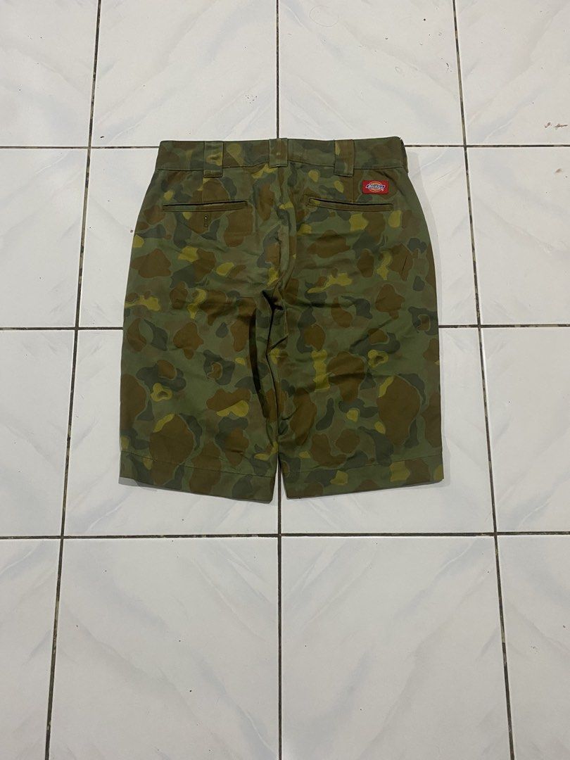 Dickies Camouflage Cargo Shorts (Category: Shorts) located in Cavite. Submitted by findsmore (Listing ID 1470742819, Image 2). Description: - Authentic Dickies camouflage shorts - Classic utility style with earthy green, brown, and tan tones - Features multiple belt loops and practical rear welt pockets - Iconic red Dickies logo tag above the right back pocket - Structured, durable fabric with clean, high-quality stitching 30x21.