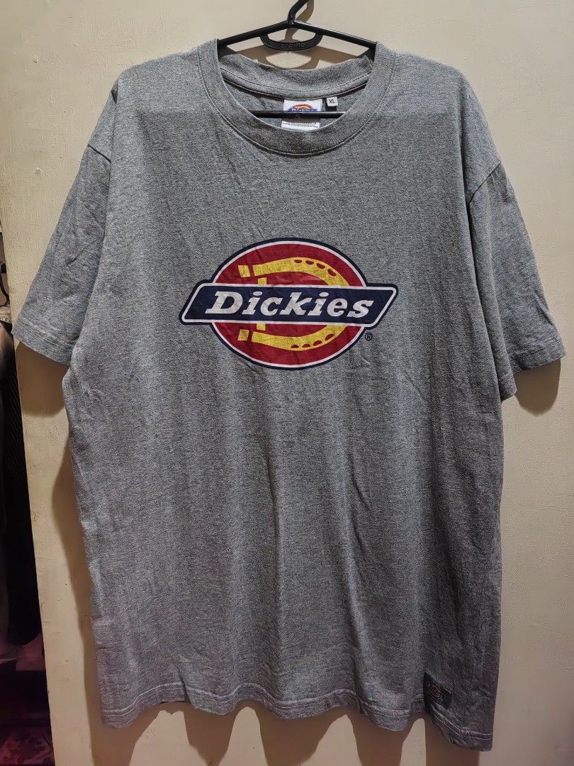 Dickies Classic Logo (Category: Tshirts & Polo Shirts ) located in Legazpi City. Submitted by livedolphin_68dee2 (Listing ID 1470596231, Image 1). Description: Size XLARGE 21x29 VGOOD CONDITION.