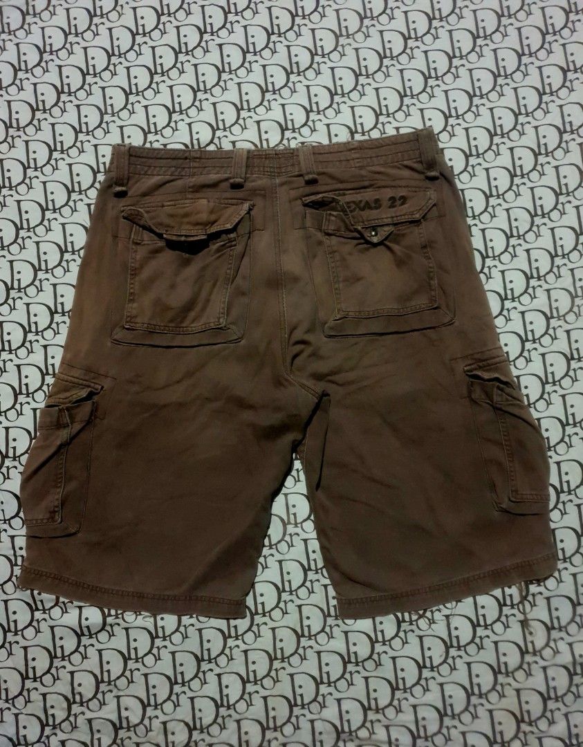 Dickies x trasher Cargo short jorts (Category: Shorts) located in San Fernando. Submitted by retro.district. (Listing ID 1470721754, Image 2). Description: - Dickies x trasher Cargo jorts - Size: Waistline: 36 Length: 24 thighs: 14 Leg Opening: 12 - Condition: Excellent - No issue - Color Rate: 8.5/10.
