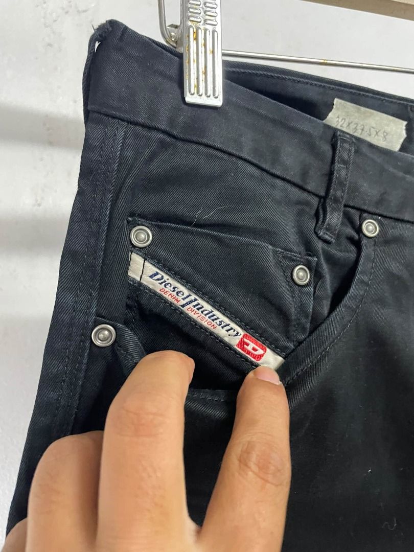 DIESEL INDUSTRY PANTS (Category: Jeans) located in Caloocan City. Submitted by vntgxlocalsph (Listing ID 1470669964, Image 3). Description: ISSUE : CUT WASH TAG AUTHENTIC SIZE : 32x37.5x8.