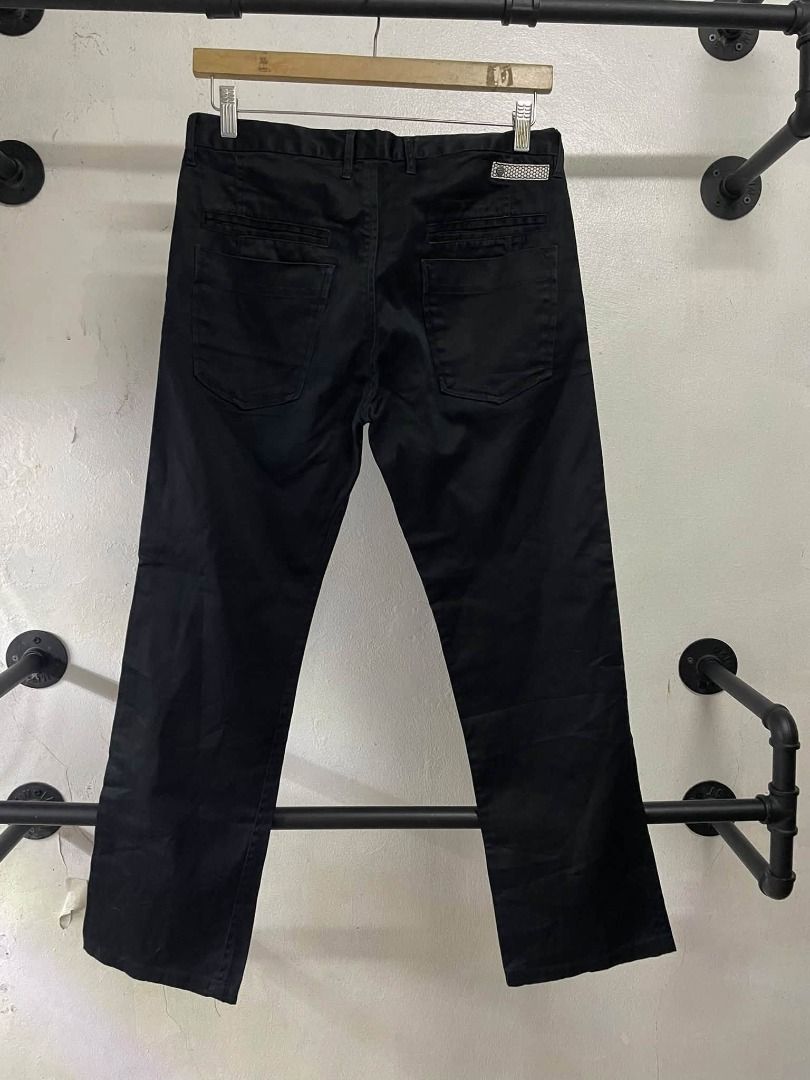 DIESEL INDUSTRY PANTS (Category: Jeans) located in Caloocan City. Submitted by vntgxlocalsph (Listing ID 1470669964, Image 2). Description: ISSUE : CUT WASH TAG AUTHENTIC SIZE : 32x37.5x8.