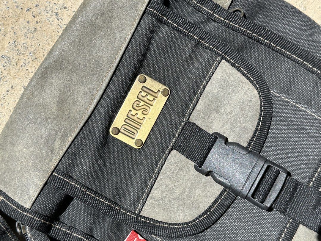 Diesel slingbag (Category: Sling Bags) located in Manila. Submitted by wegotthrifts (Listing ID 1470605778, Image 2). Description: Diesel 2000s Canvas Messenger bag .