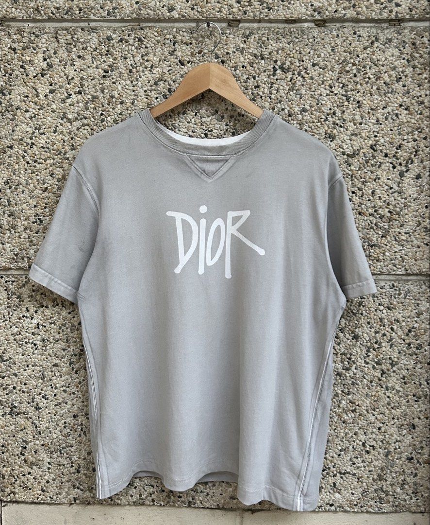 Dior (Category: Luxury Apparel) located in Dagupan City. Submitted by urfavprince (Listing ID 1470665787, Image 1). Description: Dimes: 22 x 27 Excellent Condition No issue.