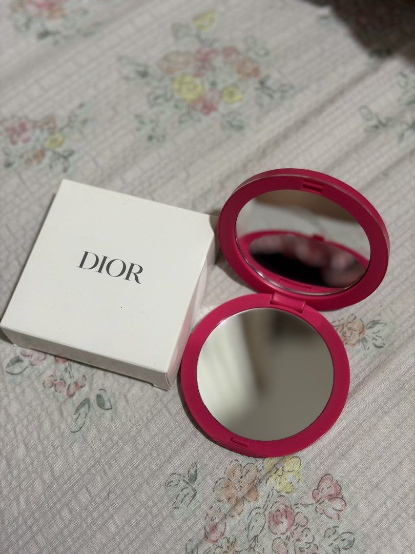 Dior compact mirror (Category: Accessory Holder, Box & Organizers) located in Manila. Submitted by jafelizarte (Listing ID 1470676002, Image 2). Description: .