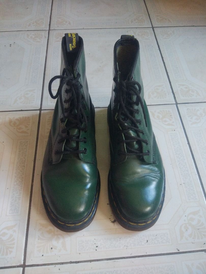 DM Boot UK5 MIE (Category: Boots) located in Pasay City. Submitted by denimdude.ph (Listing ID 1470660515, Image 1). Description: made in England rare green color scratch, last pic.