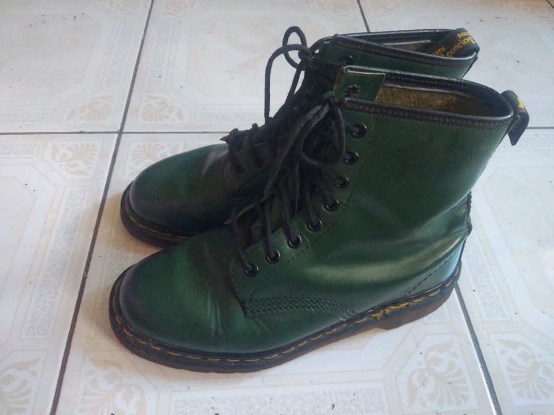 DM Boot UK5 MIE (Category: Boots) located in Pasay City. Submitted by denimdude.ph (Listing ID 1470660515, Image 3). Description: made in England rare green color scratch, last pic.