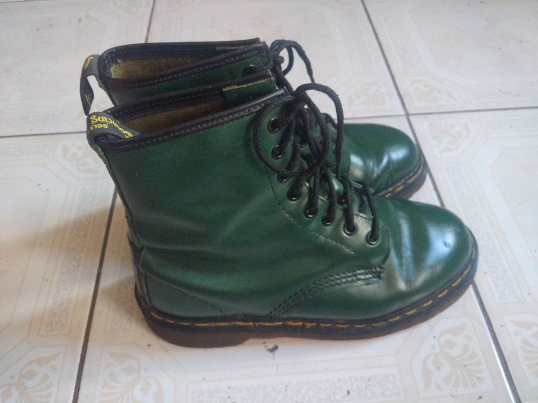DM Boot UK5 MIE (Category: Boots) located in Pasay City. Submitted by denimdude.ph (Listing ID 1470660515, Image 2). Description: made in England rare green color scratch, last pic.