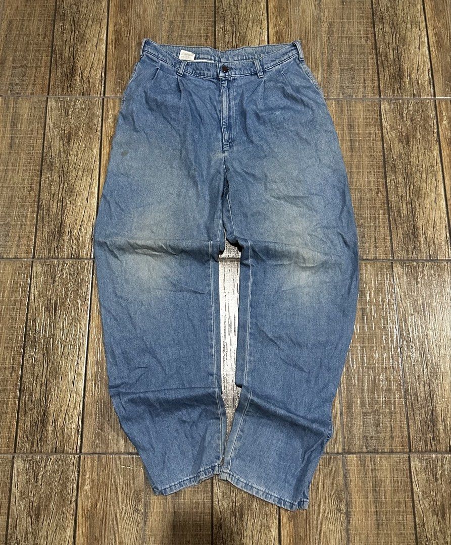DOCKERS JEANS (Category: Jeans) located in Manila. Submitted by urban-vintage_2 (Listing ID 1470568918, Image 1). Description: ISSUE: NONE ( NEED WASH ) MOP :GCASH ( NO COD ) SHIP VIA : LALAMOVE & J&T LOCATION : PASIG CITY LENGTH : 44 WIDTH : 32 HEM : 8.