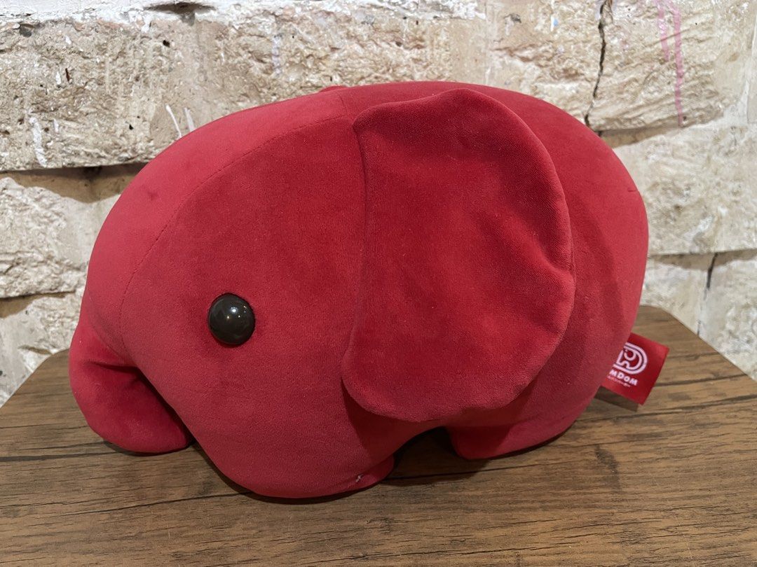 Domzoun-kun the red elephant mascot 17” (Category: Plushies & Soft Toys) located in San Fernando. Submitted by dntjapansurpluselyu (Listing ID 1470672429, Image 2). Description: .