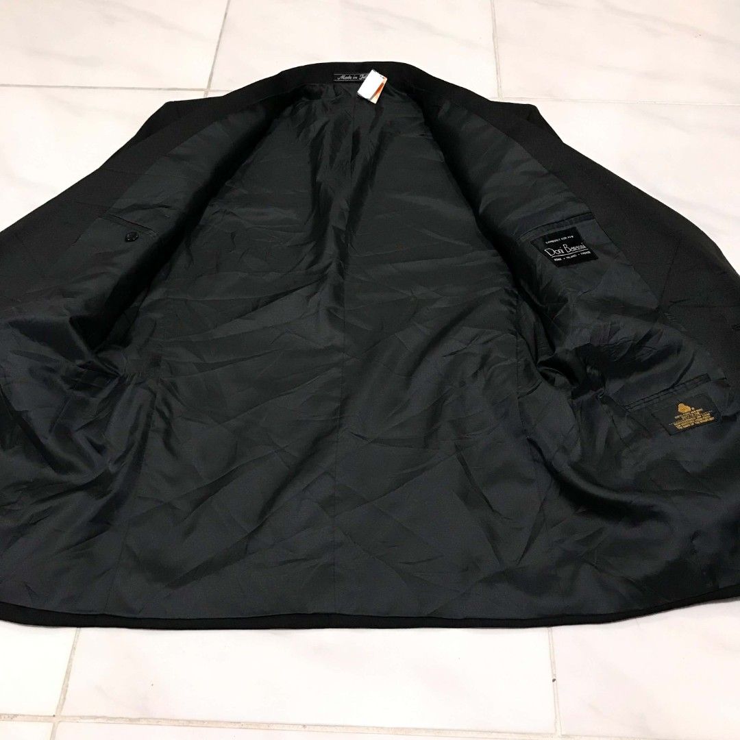 DONI BARASSI COAT BLAZER SUIT FORMAL LARGE (Category: Coats, Jackets and Outerwear) located in Cavite. Submitted by justthrift06 (Listing ID 1470648911, Image 2). Description: DIMENSION 22X30 GOOD CONDITION SHIPPING NATIONWIDE.