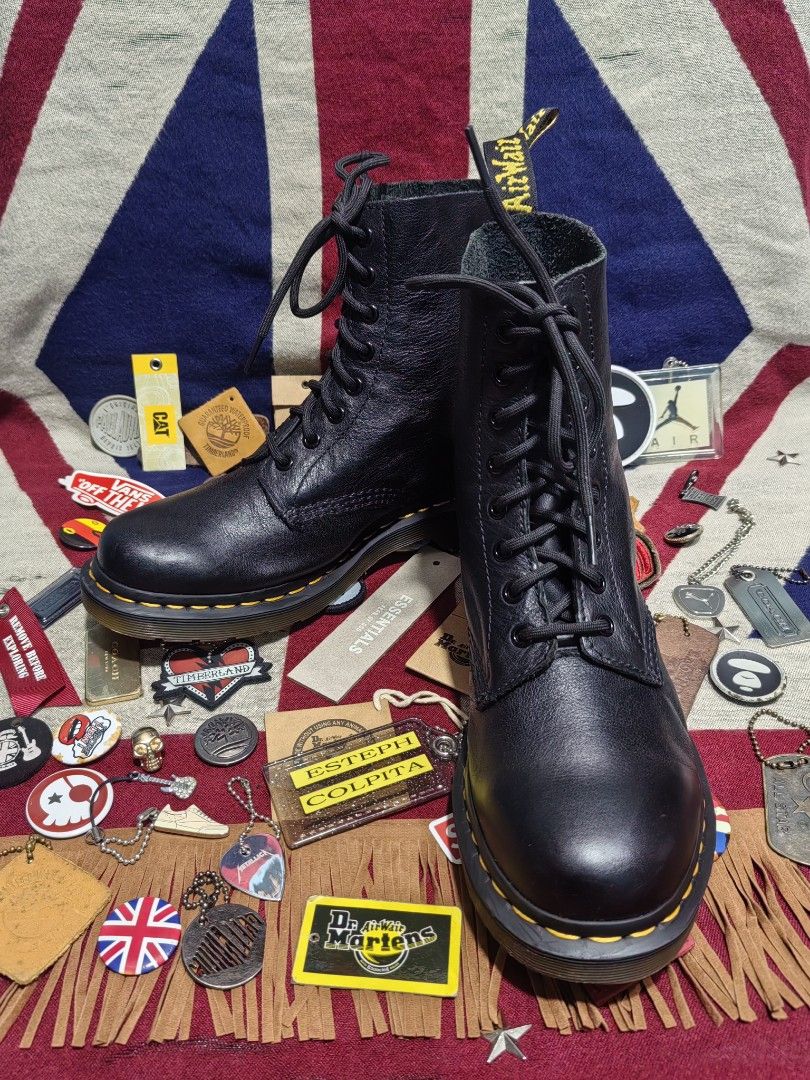 DR. MARTENS PASCAL (Category: Boots) located in Baguio. Submitted by curated_luxe_brandeds (Listing ID 1470603160, Image 3). Description: DR. MARTENS PASCAL VIRGINIA SOFT LEATHER AUTHENTIC PAIR UK 6 US 8 WOMENS EUR 39 PHP 3880 +SF SEE PICS FOR DETAILS EXCELLENT CONDITION COLOR MAY VARY DUE TO LIGHTING MOP BDO /GCASH NO COD /COP PHYSICAL STORE : STALL 324A THIRD FLOOR SKYWORLD SESSION ROAD BAGUIO CITY FB PAGE /CAROUSELL : curated_luxe_brandeds FAC