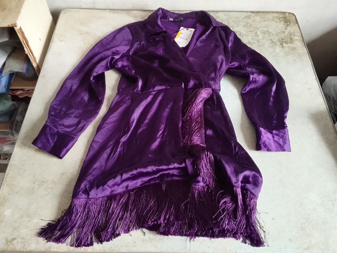 Dress US BNEWTAG (Category: Dresses) located in Los Banos. Submitted by mania-62906 (Listing ID 1470592128, Image 1). Description: Authentic. US Medium. .