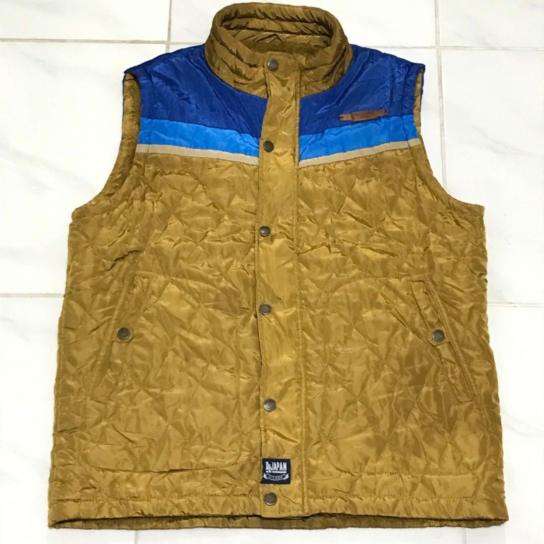 DRY LAUNDRY JAPAN BUTTON FRONT VEST LARGE (Category: Vests) located in Cavite. Submitted by justthrift06 (Listing ID 1470651985, Image 1). Description: DIMENSION 23X29 GOOD CONDITION SHIPPING NATIONWIDE.