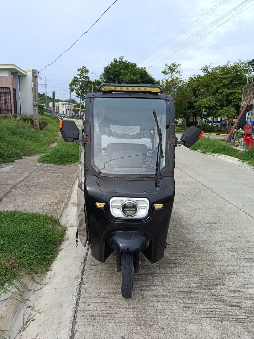 E bike (Category: Motorbikes for Sale) located in Caloocan City. Submitted by yakeeanap (Listing ID 1470561324, Image 1). Description: Meet up alaminos Laguna and nearby area .