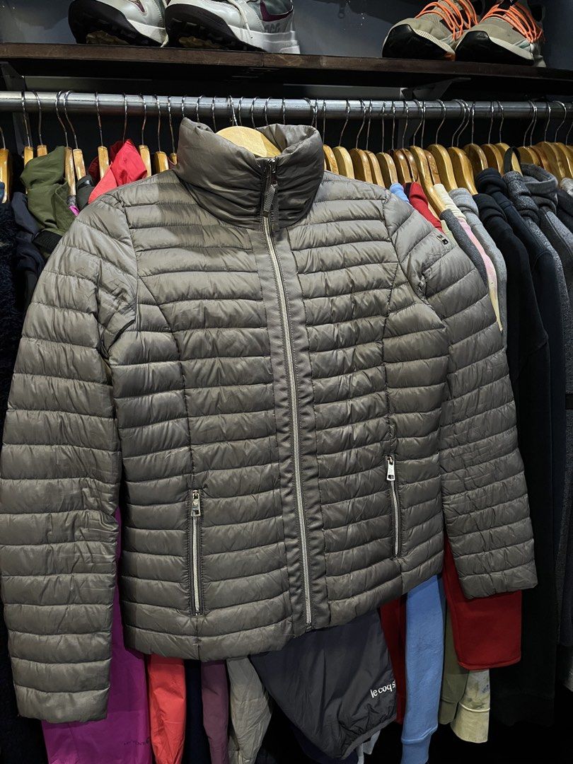 E S P R I T Ultra Light Down Puffer Jacket (Category: Coats, Jackets and Outerwear) located in Baliuag. Submitted by TOCThrift (Listing ID 1470706777, Image 3). Description: E S P R I T Ultra Light Down Puffer Jacket Size S on tag (womens) 17.5 width x 23.5 Length XS-Small womens fit Excellent to new No issue 1280 + SF Baliwag, Bulacan.