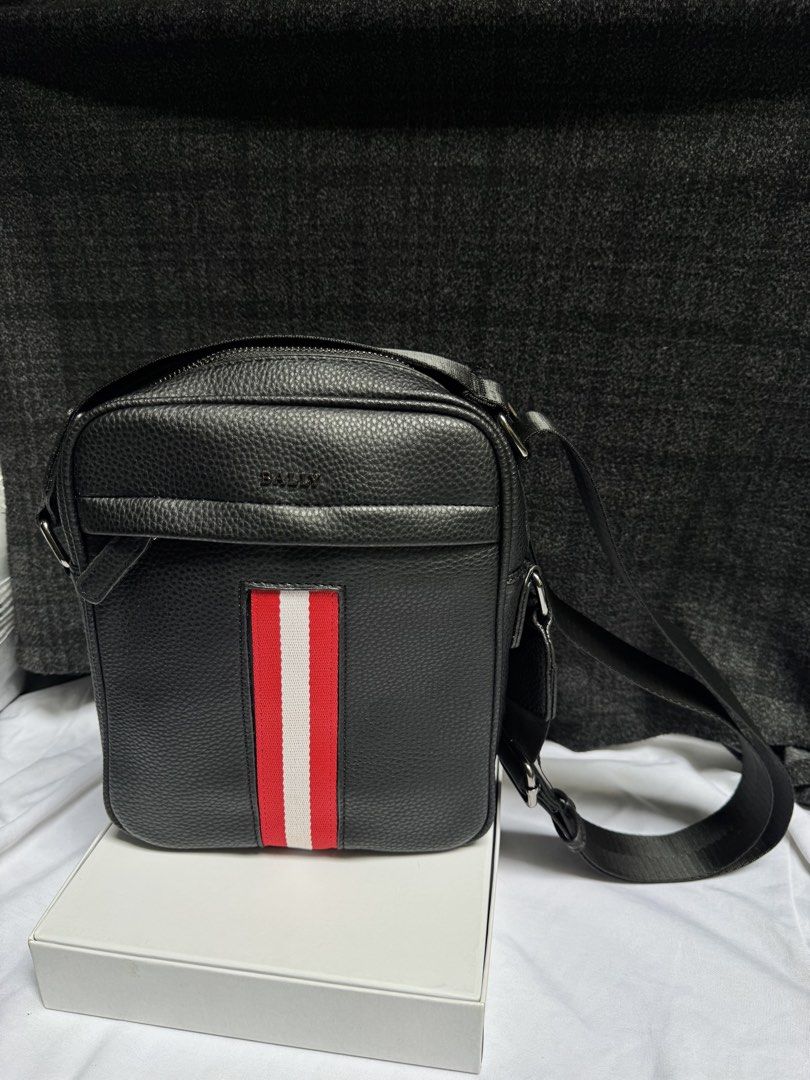 Elegant BALLY Messenger Bag (Category: Sling Bags) located in Manila. Submitted by austin.sneakpeek (Listing ID 1470693882, Image 1). Description: Elegant BALLY Messenger bag Brand new With paper bag ₱-2500.