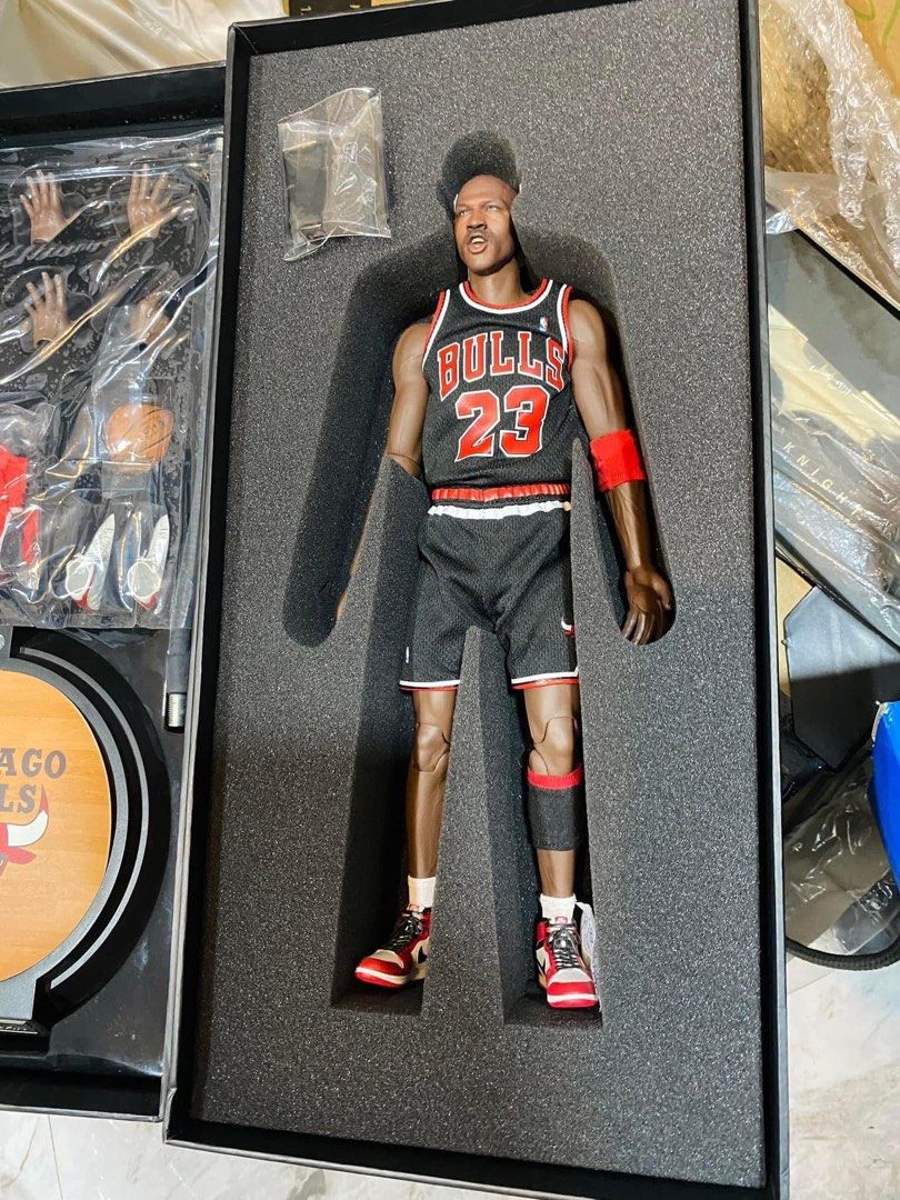 Enterbay Michael Jordan “The Last Shot” (Category: Figurines & Statues) located in Paranaque City. Submitted by icko007 (Listing ID 1470688632, Image 3). Description: NBA Enterbay Michael Jordan chicago bull Number #23 Jersey “The Last Shot” Mint in Box Chineck lang Price 14,899 Only Delivery: yes, buyer’s risk/fee Lalamove/Grab/Lbc Payment: gcash Location Paranaque.
