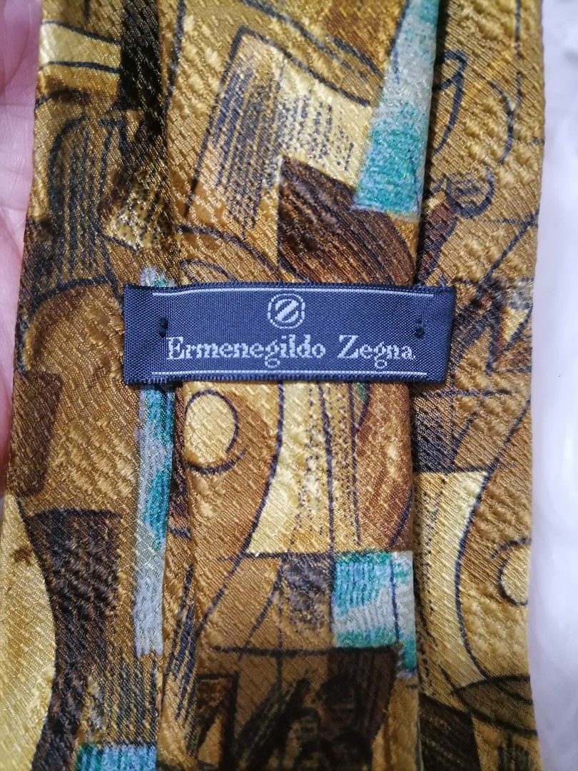 Ermenegildo Zegna Silk Tie (Category: Luxury Accessories) located in Butuan. Submitted by az-branded.items (Listing ID 1470620582, Image 3). Description: Widest part almost 4" Ganda ng design pati quality kaya pala mahal ito.. Made in Italy Check nyo price sa last 2 pics. Ang layo ng price ko.. Authentic item from Japan.