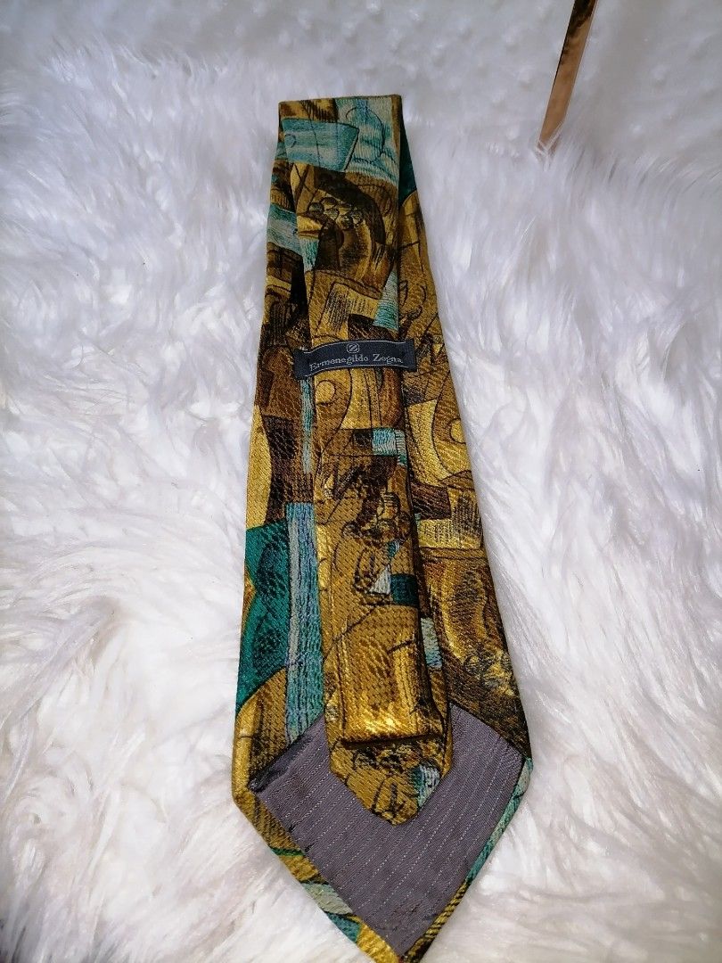 Ermenegildo Zegna Silk Tie (Category: Luxury Accessories) located in Butuan. Submitted by az-branded.items (Listing ID 1470620582, Image 2). Description: Widest part almost 4" Ganda ng design pati quality kaya pala mahal ito.. Made in Italy Check nyo price sa last 2 pics. Ang layo ng price ko.. Authentic item from Japan.