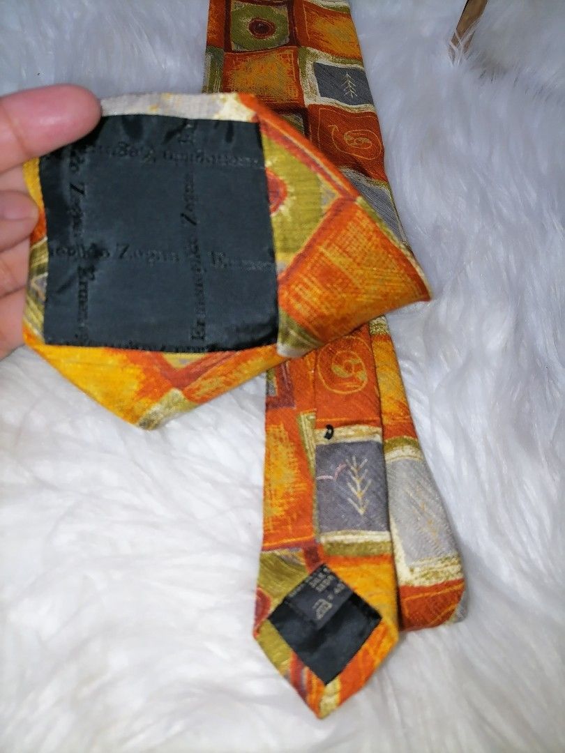 Esmenegildo Zegna Silk Tie (Category: Luxury Accessories) located in Butuan. Submitted by az-branded.items (Listing ID 1470651437, Image 2). Description: Widest part almost 4 " Authentic luxury item Please see last 2pics.for reference Mura napo sa presyo ko Made in Italy From Japan.