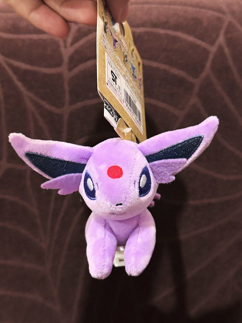 Espeon Shoulder Plush Clip (Category: Plushies & Soft Toys) located in Quezon City. Submitted by mikemofu (Listing ID 1470739250, Image 2). Description: Very rare Tomy Shoulder clip plush Cute companion for your runs, walk and travel! Brand new discontinued .