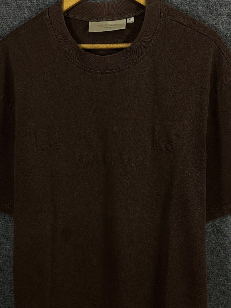 Essentials (Category: Tshirts & Polo Shirts ) located in Daet. Submitted by kevsquintela (Listing ID 1470609520, Image 3). Description: Essentials 🤎🤎🤎 CHOCO BROWN Size - Xl Dimes - L30xW22 Excellent .