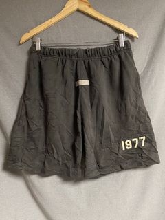 (Category: ) located in . Submitted by ukaythriftshirt (Listing ID 1470674755, Image 1). Description: .
