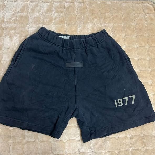 ESSENTIALS SHORT FOR WOMENS (Category: Shorts) located in Caloocan City. Submitted by j3ngsanity (Listing ID 1470667313, Image 1). Description: ISSUE : FADED PART / MISSING LACE SIZE : 23 to 25.