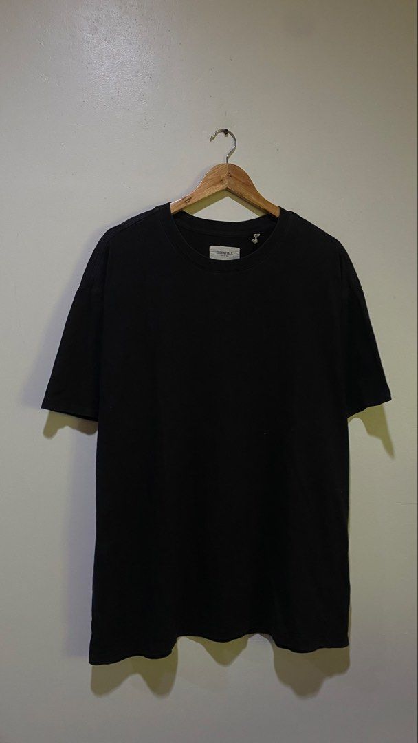 Essentials T shirt (Category: Coats, Jackets and Outerwear) located in Nagcarlan. Submitted by nsh.c (Listing ID 1470611081, Image 2). Description: Excellent condition Cr:9.5/10 Dimes:30X24 No issue no basag print ganda neto.