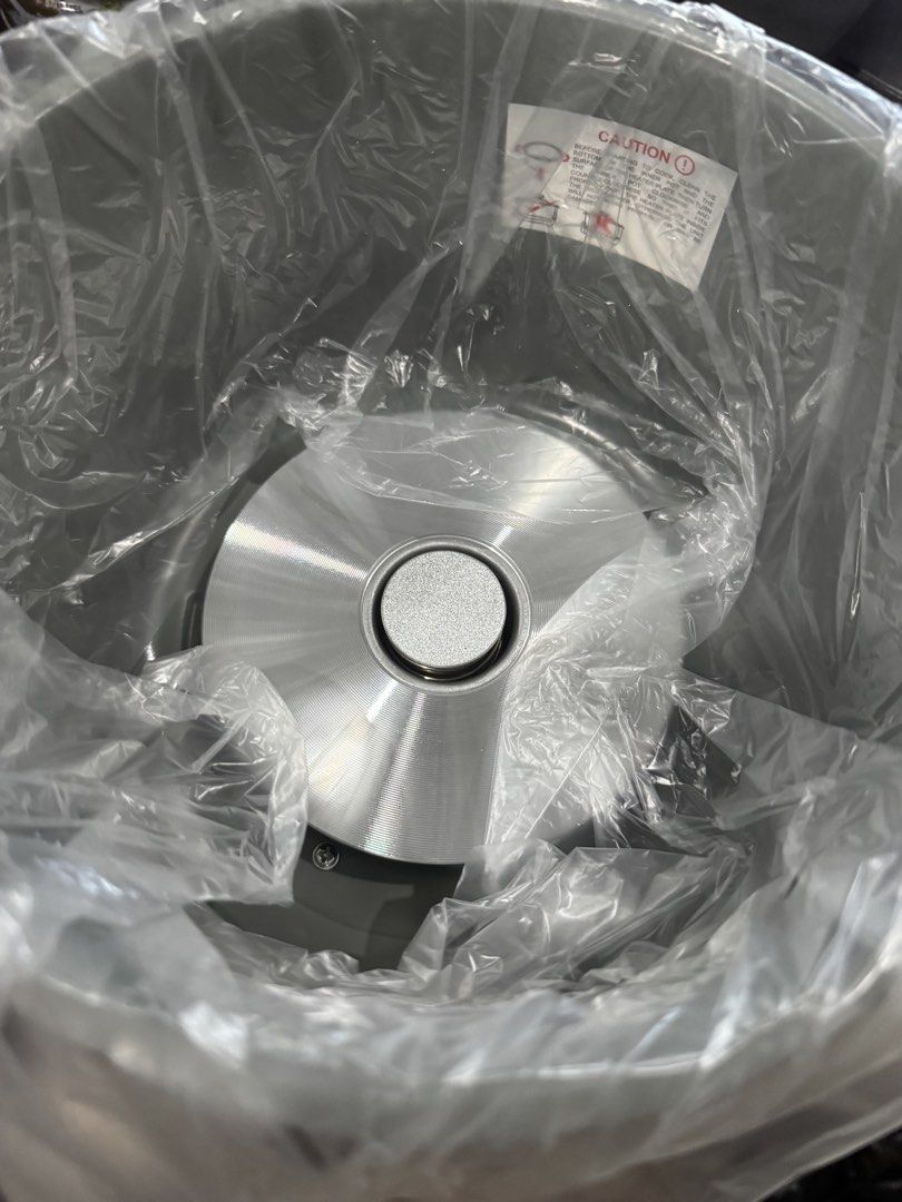 Eureka ERC 1.5LM EP Rice Cooker (Category: Cookers) located in Manila. Submitted by goodthingspreloved.92 (Listing ID 1470638608, Image 2). Description: Eureka 1.5L rice cooker , non-stick inner pot. Thermal fuse safety protection. Original box included along with a measuring cup, rice scoop, power cord, and manual. RFS: won in raffle SRP: 1,749 .