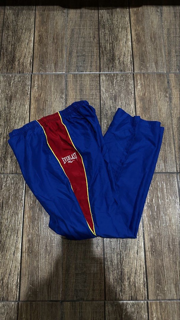 EVERLAST TRACKPANTS (Category: Other Bottoms) located in Manila. Submitted by urban-vintage_2 (Listing ID 1470568521, Image 2). Description: ISSUE: NONE ( NEED WASH ) MOP :GCASH ( NO COD ) SHIP VIA : LALAMOVE & J&T LOCATION : PASIG CITY LENGTH : 36 HEM : 8 WIDTH : 32.