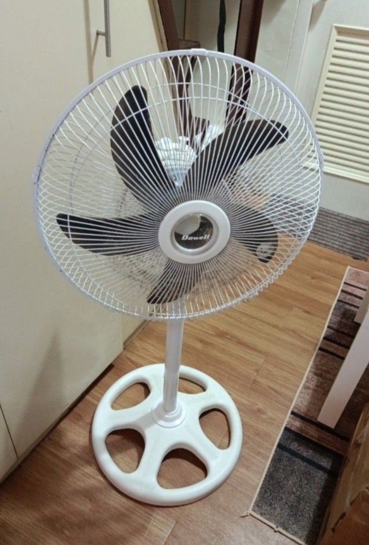 fan dowell (Category: Fans) located in Muntinlupa City. Submitted by markkeub (Listing ID 1470584501, Image 2). Description: fan brand dowell still work good pick up alabang send sameday lalamove or grab send full off phillipines with flash express.