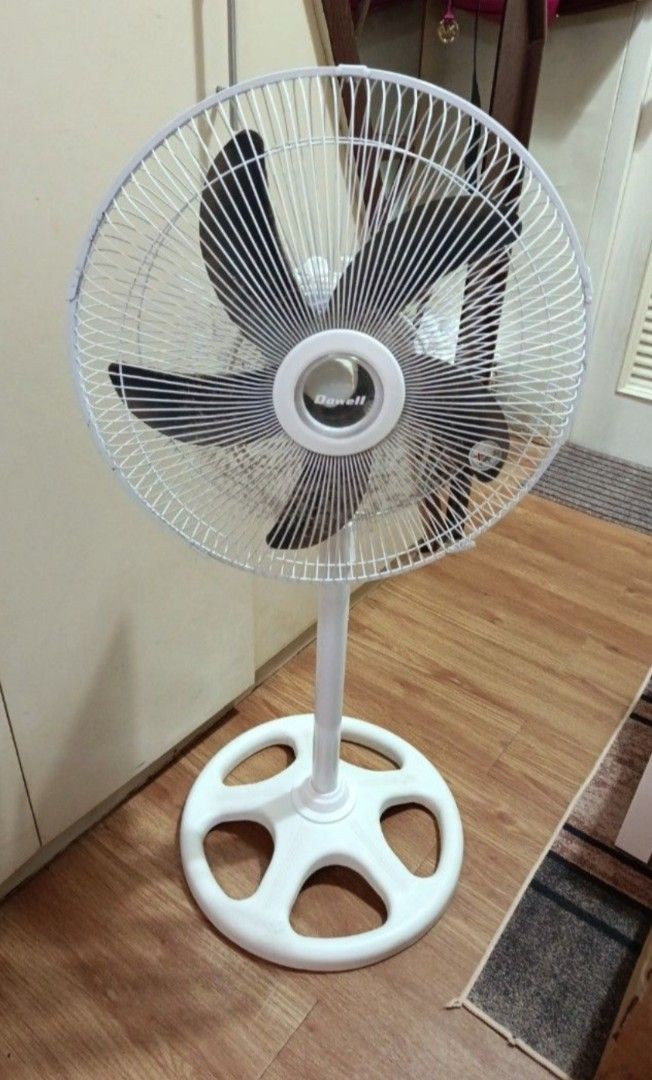 fan dowell (Category: Fans) located in Muntinlupa City. Submitted by markkeub (Listing ID 1470584501, Image 1). Description: fan brand dowell still work good pick up alabang send sameday lalamove or grab send full off phillipines with flash express.