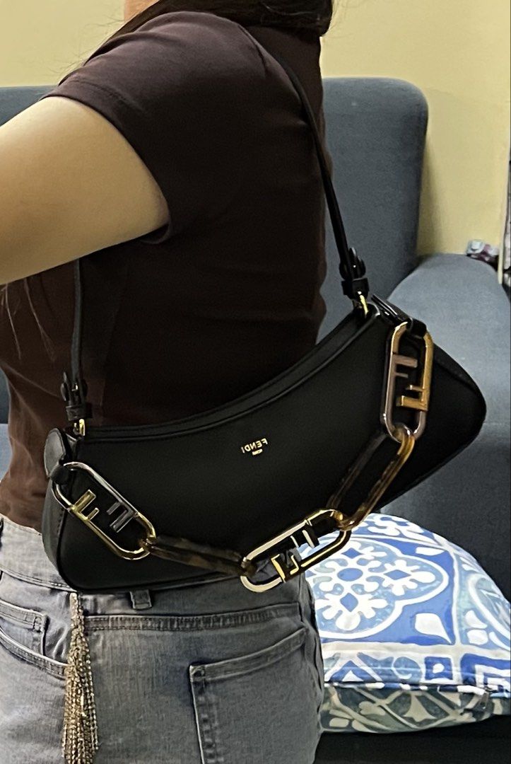 Fendi kili bag (Category: Shoulder Bags) located in Manila. Submitted by colineb (Listing ID 1470618832, Image 1). Description: .