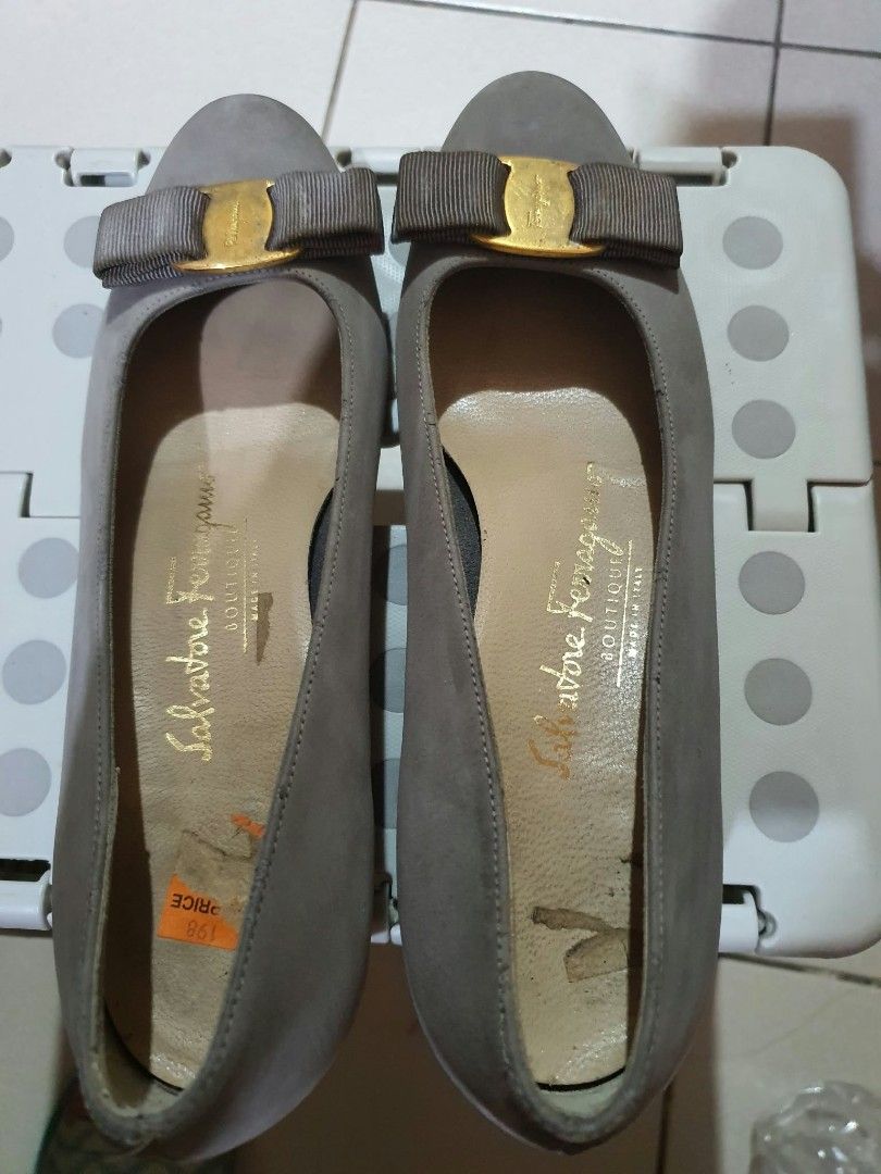Ferragamo Gray - 6 1/2 B Black - 6 1/2 B (Category: Sneakers & Footwear) located in Marikina City. Submitted by myspace1971 (Listing ID 1470567533, Image 3). Description: Pre loved SOLD SEPARATELY.