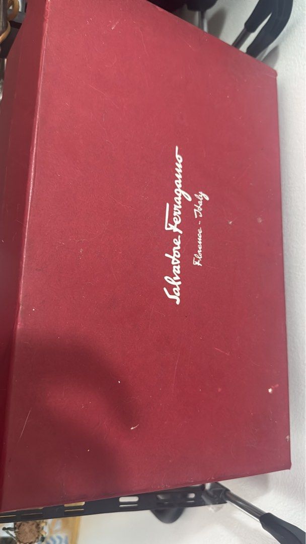 Ferragamo shoes never worn (Category: Sneakers & Footwear) located in Manila. Submitted by quickfalcon_0a39a4 (Listing ID 1470588293, Image 3). Description: Only worn once size 7 1/2 comes with dustbag and box you can see on the soles how there are no scratches.