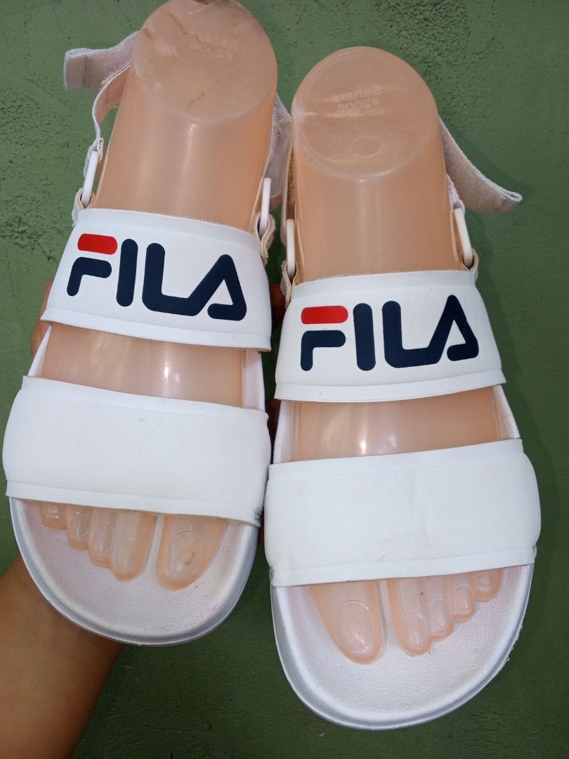 Fila drifter (Category: Flats & Sandals) located in General Santos City (Dadiangas). Submitted by ukayonlineshoppe (Listing ID 1470631493, Image 2). Description: 9/10 condition.