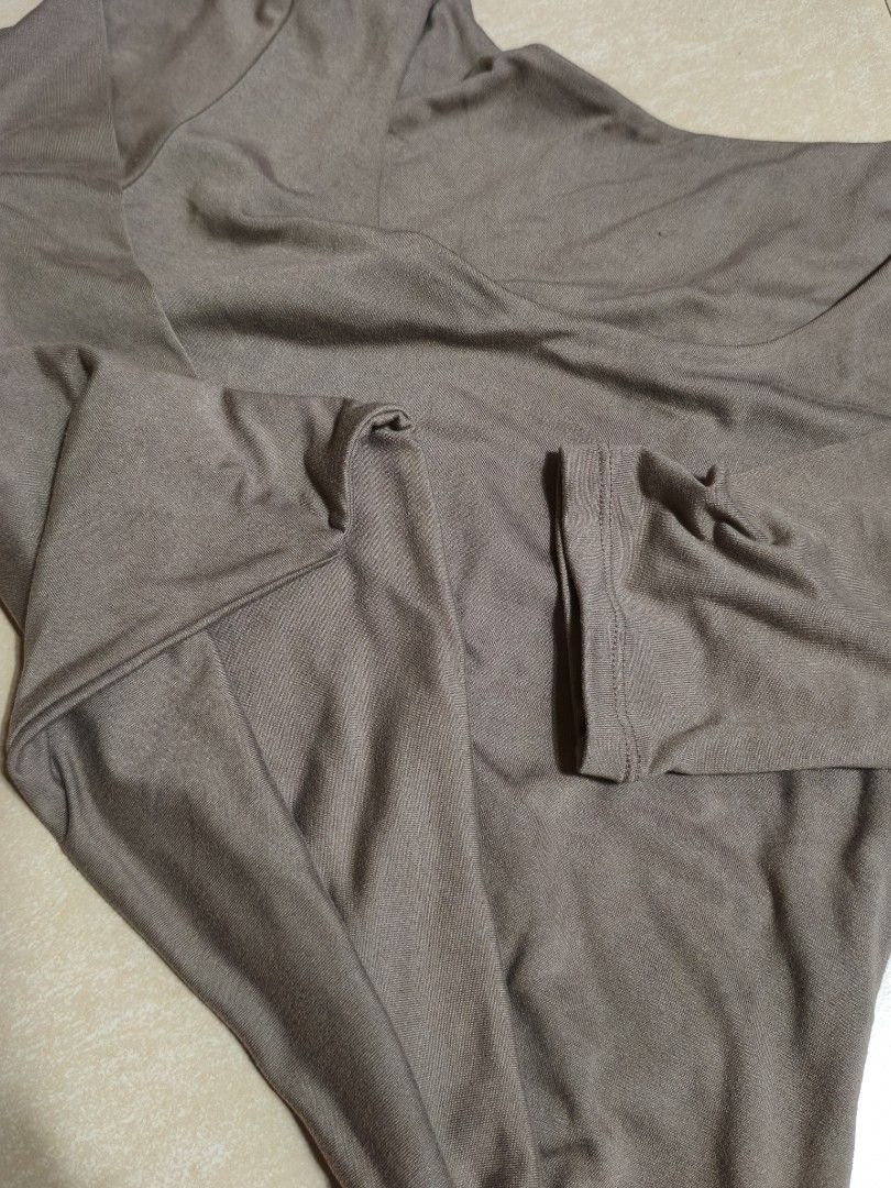Fitted top for women (Category: Shirts) located in Las Pinas. Submitted by dnbrbnt (Listing ID 1470653723, Image 2). Description: .