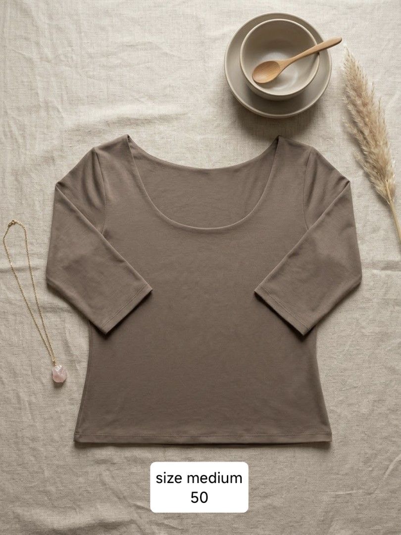 Fitted top for women (Category: Shirts) located in Las Pinas. Submitted by dnbrbnt (Listing ID 1470653723, Image 1). Description: .