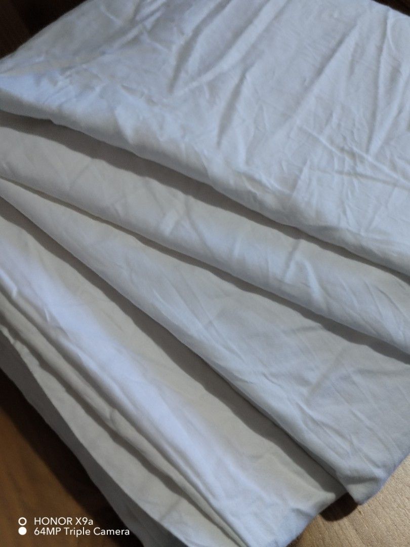 Flatsheet White Queen (Category: Bedding & Towels) located in Muntinlupa City. Submitted by arciagamaryann68 (Listing ID 1470616743, Image 2). Description: - Color: Clean White - Size: Queen Flatsheet - Material: 100% Egyptian Cotton (Made in India) - Soft, breathable nice in actual , and hotel-quality feel.